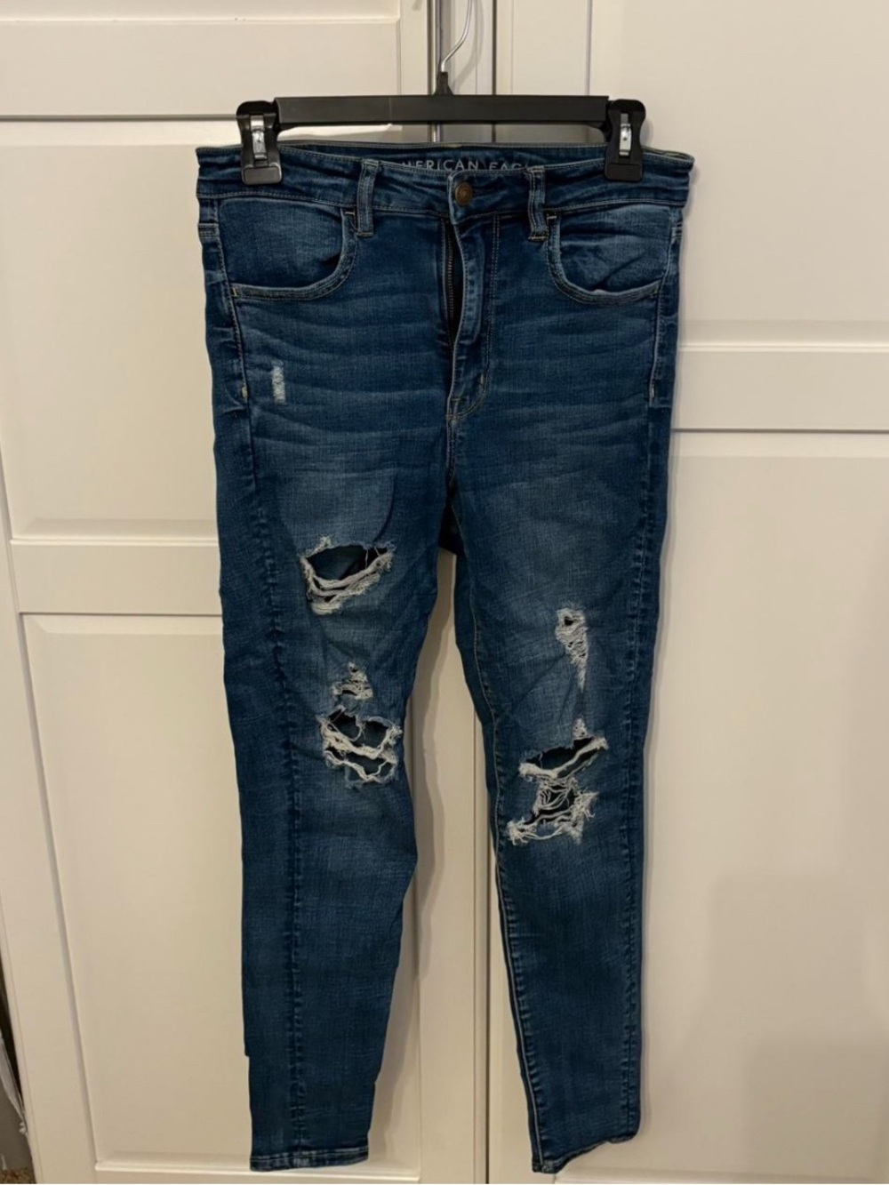 American Eagle Outfitters Women’s Dark Blue Distressed Skinny Jeans